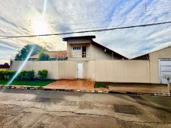 Sobrado com 223 m&sup2; | 1 Su&iacute;te | 2 Quartos | Academia Privativa | Terreno de 330 m