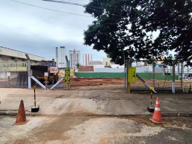 Esquina estratégica de 1.380 m² no Jardim dos Estados está à venda