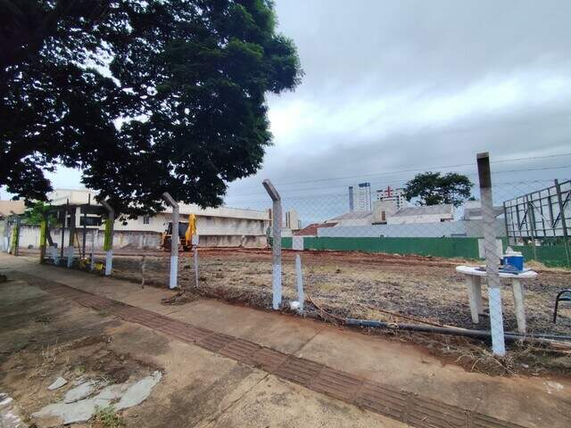 Esquina estrat&eacute;gica de 1.380 m&sup2; no Jardim dos Estados est&aacute; &agrave; venda