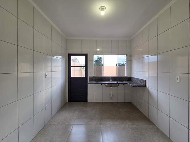 Casa com amplo quintal no Morada do Sol