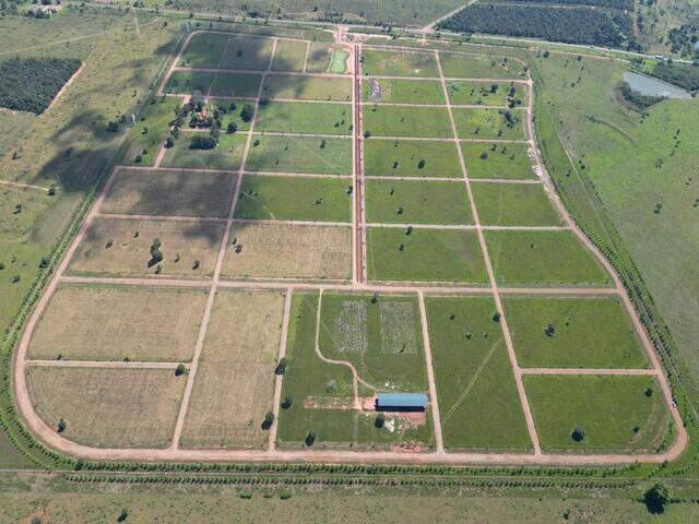 Lote de Esquina com 1.998 m² em Condomínio Rural