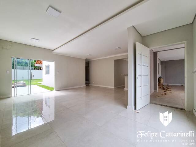 Casa com 3 quartos no Jd. Panamá