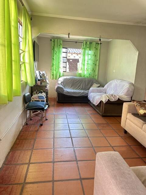 Vendo Casa na Mata do Jacinto - com Salão
