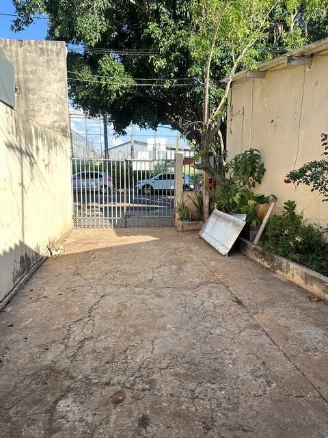 Vendo Casa na Mata do Jacinto - com Salão