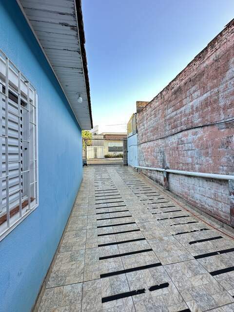 Vendo - casa prox. Av. Fernando Correa da costa - Vila Gloria