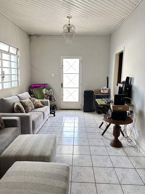 Vendo - casa prox. Av. Fernando Correa da costa - Vila Gloria