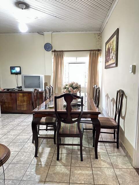 Vendo - casa prox. Av. Fernando Correa da costa - Vila Gloria