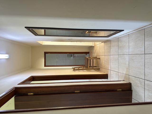 Vendo casa - com Salão / Monte Castelo (escuta proposta).