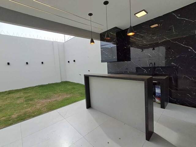 CASA NO JD. TIJUCA TERRENO INTEIRO