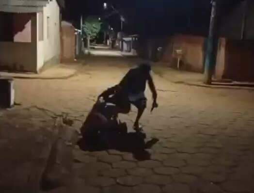 Em Rio Verde, mulher é arrastada pelos cabelos