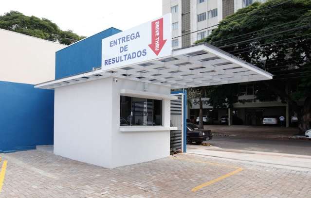 Laborat&oacute;rio oferece drive-thru e outras solu&ccedil;&otilde;es para quem n&atilde;o tem tempo