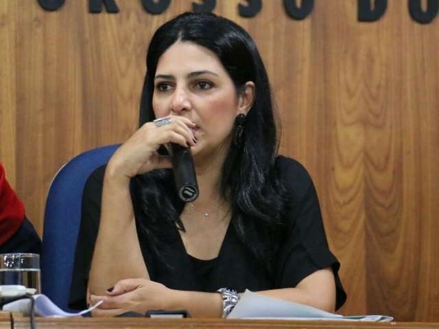 Subsecret&aacute;ria da Mulher diz que vai consultar pol&iacute;cia sobre &quot;Caso Mayara&quot;