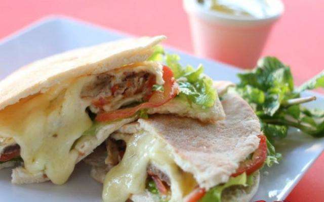 Longe do Centro, casas que investem na culin&aacute;ria &aacute;rabe tem almo&ccedil;o e jantar