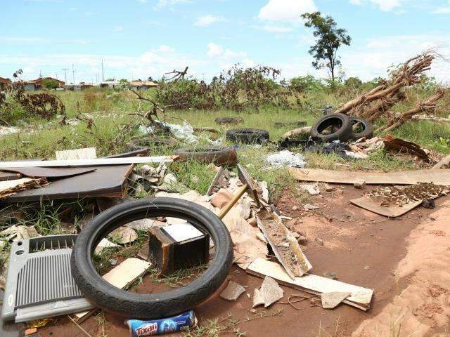 Um ano ap&oacute;s remo&ccedil;&atilde;o, moradores da Cidade de Deus ainda esperam casas