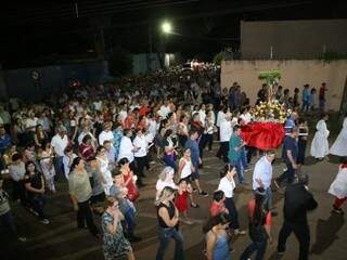 Procissão desta noite também marcou a última das 9 novenas em celebração ao santo padroeiro das causas impossíveis.(Foto: Paulo Francis)