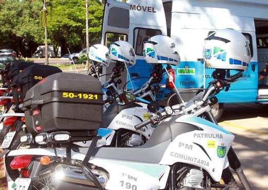 Quatro munic&iacute;pios recebem viaturas e r&aacute;dios para o trabalho da Pol&iacute;cia Militar