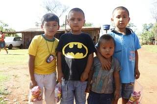 Crianças índias da reserva de Dourados (Foto: Helio de Freitas)