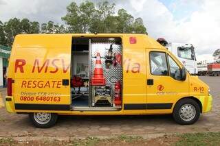 Ambulâncias são equipadas para prestar atendimento médico à vítimas de acidente. (Foto: Marcos Ermínio)