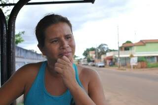 Viviane disse que obras ainda não começaram na Escola Municipal Antônio José Paniago. (Foto: Alcides Neto)