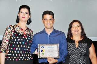 Pela primeira vez em Campo Grande, certificado dos padrinhos e madrinhas foi entregue em novembro. (Foto: Divulgação)