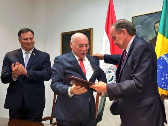 Ministros assinam acordo para constru&ccedil;&atilde;o de ponte que ligar&aacute; MS ao Paraguai 