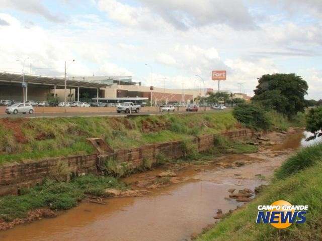 Prefeito admite que nem todas as obras ser&atilde;o conclu&iacute;das ou retomadas em 2016