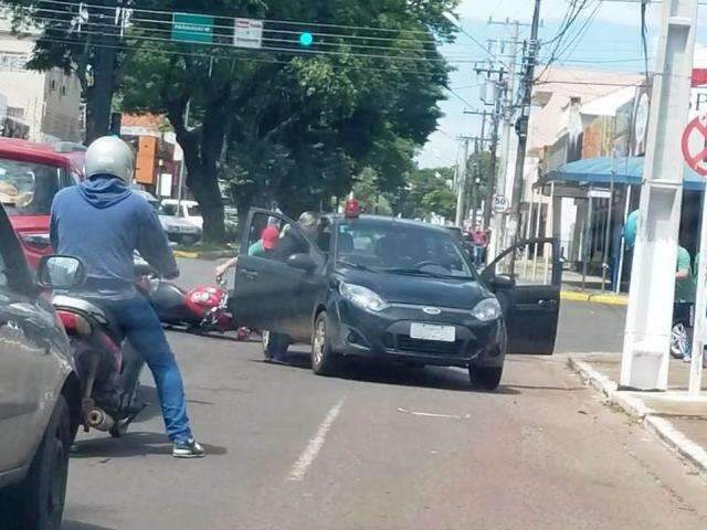 C&acirc;meras flagram assaltantes de moto agindo na fronteira e 1 suspeito &eacute; preso