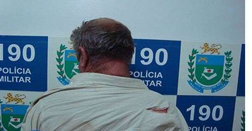 Homem &eacute; preso, ap&oacute;s colocar fogo em loja e delegacia do Estado