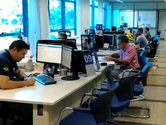 Receita tira d&uacute;vidas sobre declara&ccedil;&atilde;o do IR no &uacute;ltimo dia de prazo