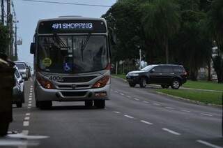 Para andar de ônibus em Campo Grande, passageiros têm de desembolsar R$ 3,25 atualmente (Foto: Alcides Neto/Arquivo)
