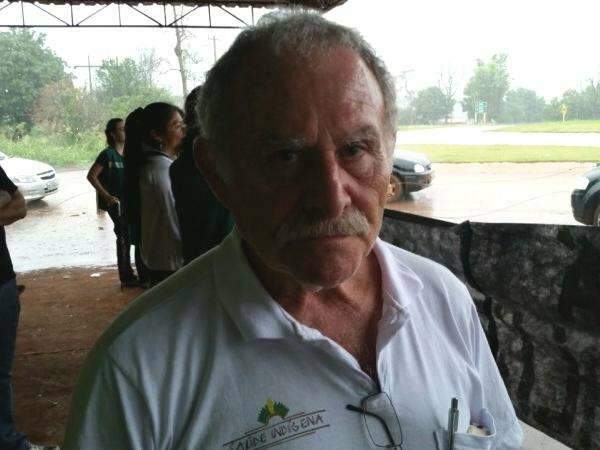 Ind&iacute;genas voltam a protestar, mas chuva atrapalha ato em rodovia
