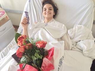A jovem durante recuperação no Hospital.(Foto: Arquivo Pessoal)