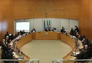 Sessão do Tribunal Pleno, quando todos os desembargadores se reúnem (Foto: TJMS/Divulgação)
