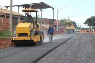 No bairro Tarumã, obras estão sendo concluídas, mas empreiteira ainda não recebeu por falta de repasse federal, segundo a prefeitura (Foto: Divulgação)