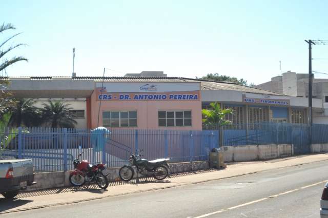 Homem com suspeita de meningite fica 15 horas a espera de vaga em hospital