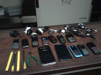 Agentes encontram 12 celulares em presídio e organizam protesto amanhã