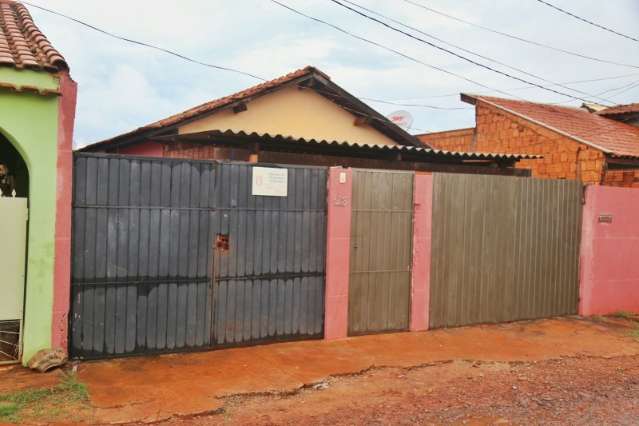 Homem vai &agrave; casa da ex e tenta se matar na frente de seis crian&ccedil;as 