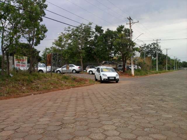 Leitor flagra carro estacionado em esquina do Parque dos Poderes