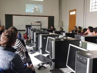 Técnicos vão ficar responsáveis por salas de informática nas escolas estaduais (Foto: Divulgação/SED)