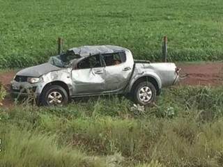 Veículo ficou bastante destruído após acidente. (Foto: Jose Pereira / Sidrolandia News)
