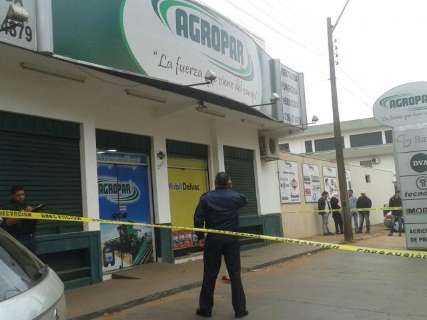 Empresário brasileiro sofre atentado a tiros ao abrir a loja em Pedro Juan