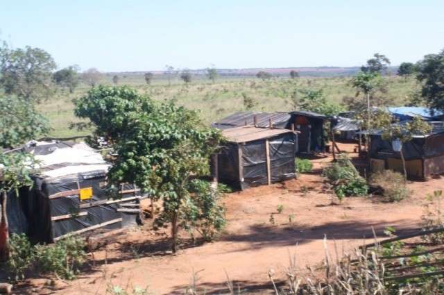 Com reforma agr&aacute;ria suspensa, n&uacute;mero de acampados cresce 83%