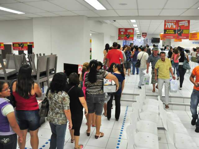  Justi&ccedil;a manda loja parar de &quot;empurrar&quot; seguro aos consumidores