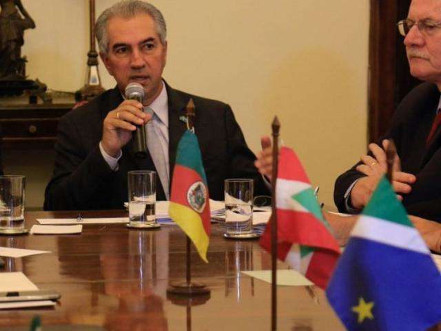 Reinaldo prop&otilde;e uni&atilde;o com Estados do Sul para fechar fronteiras do Brasil