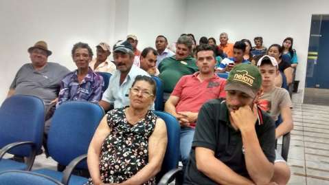 Manifestantes pedem doação de área para Associação de Moradores de Bonfim