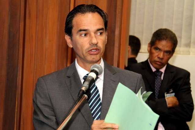 Marquinhos elabora a&ccedil;&atilde;o para deixar o PMDB sem perder o mandato