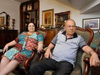 Marie e Abdallah estão juntos há 44 anos vivendo em Campo Grande desde a lua de mel. (Foto: Alcides Neto) 