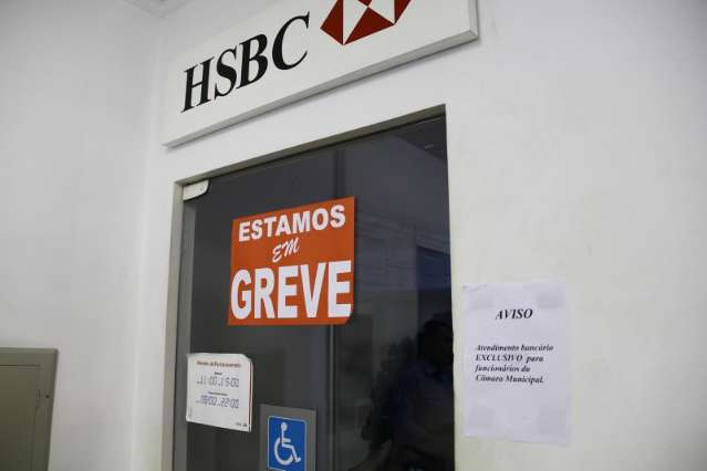 Nova rodada de negocia&ccedil;&atilde;o &eacute; adiada e greve dos banc&aacute;rios continua amanh&atilde; 