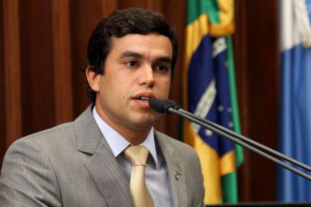 Membros da CPI Enersul levam documentos ao TJ nesta quarta-feira