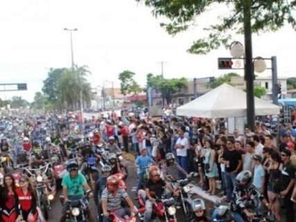 Comerciantes fazem acordo para evitar baderna em avenida durante evento de motos